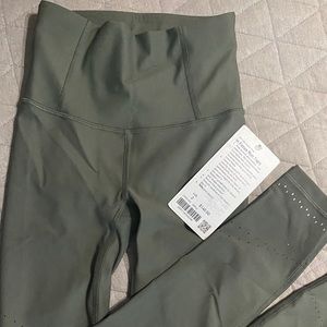 LULULEMON  - in focus run tight